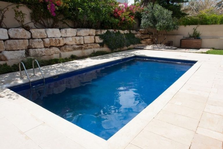 pool building